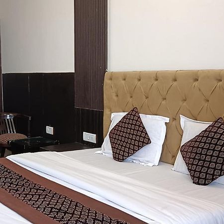 Hotel Shree Kanta คูร์เคาน์ ภายนอก รูปภาพ