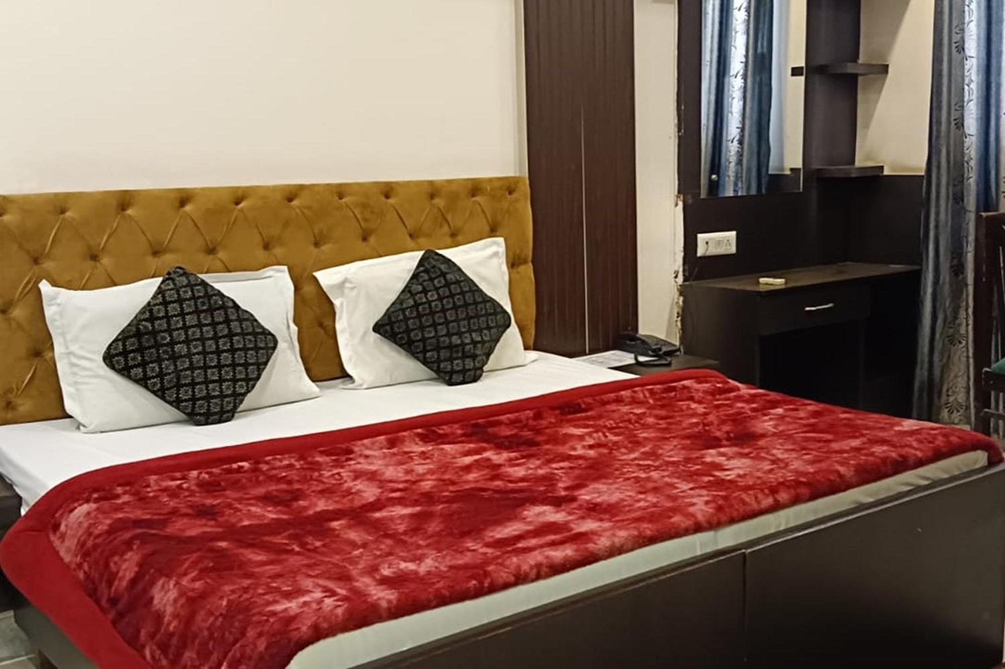 Hotel Shree Kanta คูร์เคาน์ ภายนอก รูปภาพ