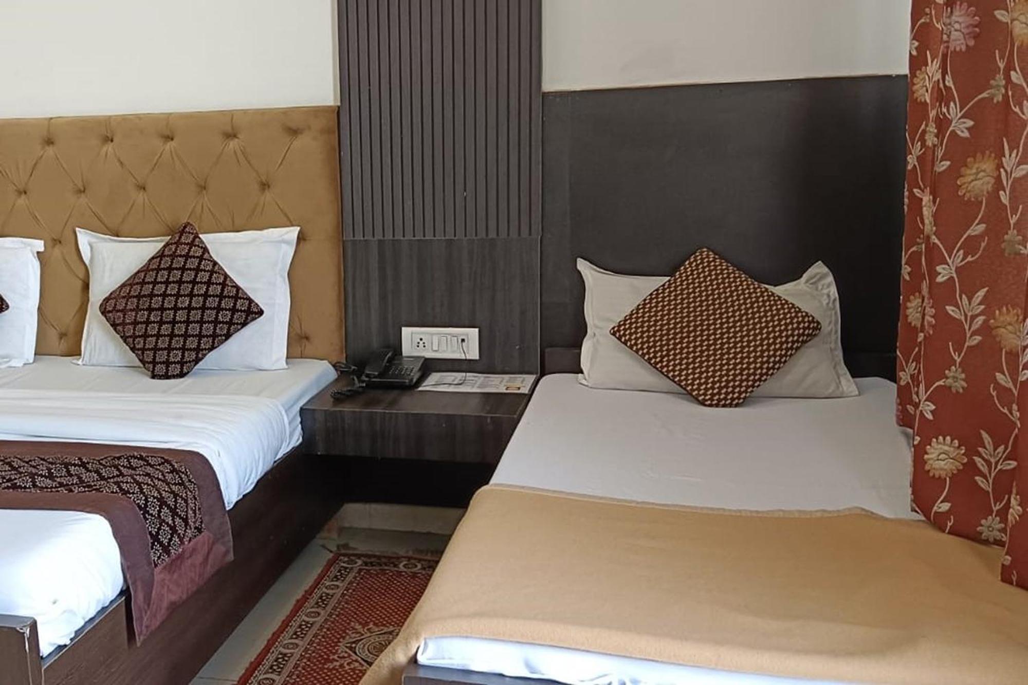 Hotel Shree Kanta คูร์เคาน์ ภายนอก รูปภาพ