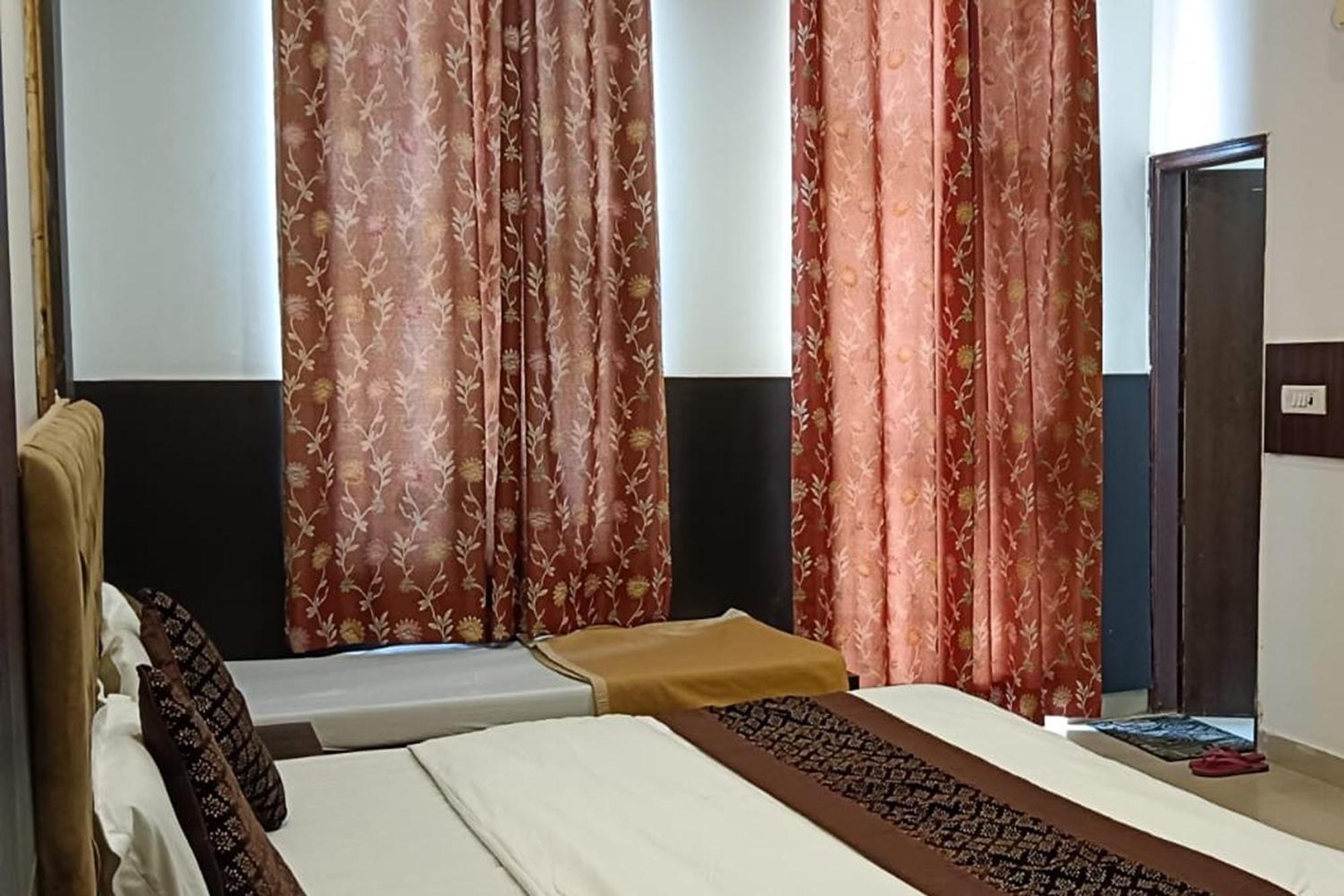 Hotel Shree Kanta คูร์เคาน์ ภายนอก รูปภาพ