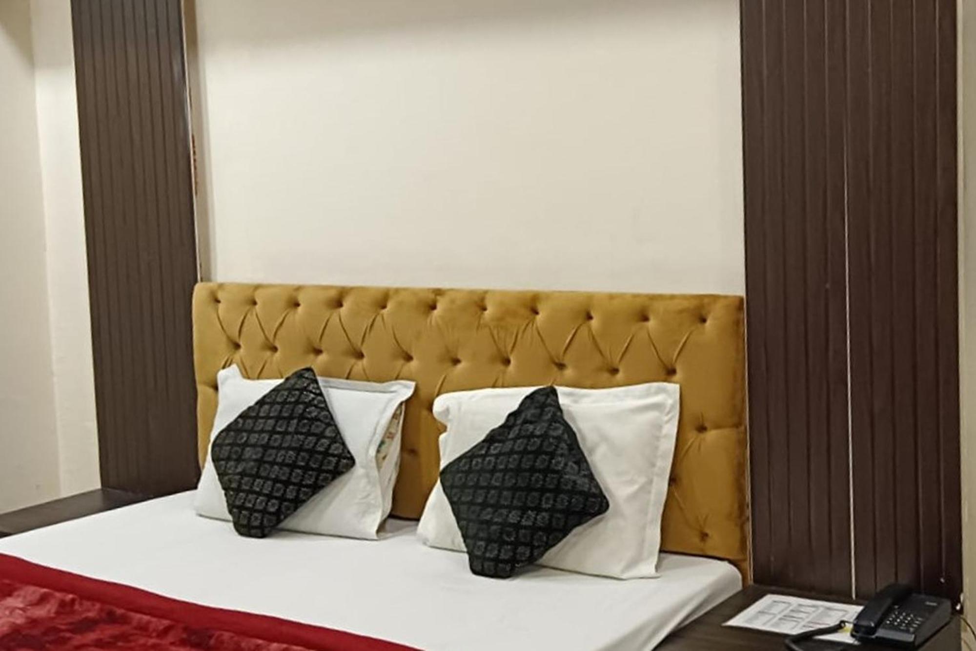 Hotel Shree Kanta คูร์เคาน์ ภายนอก รูปภาพ