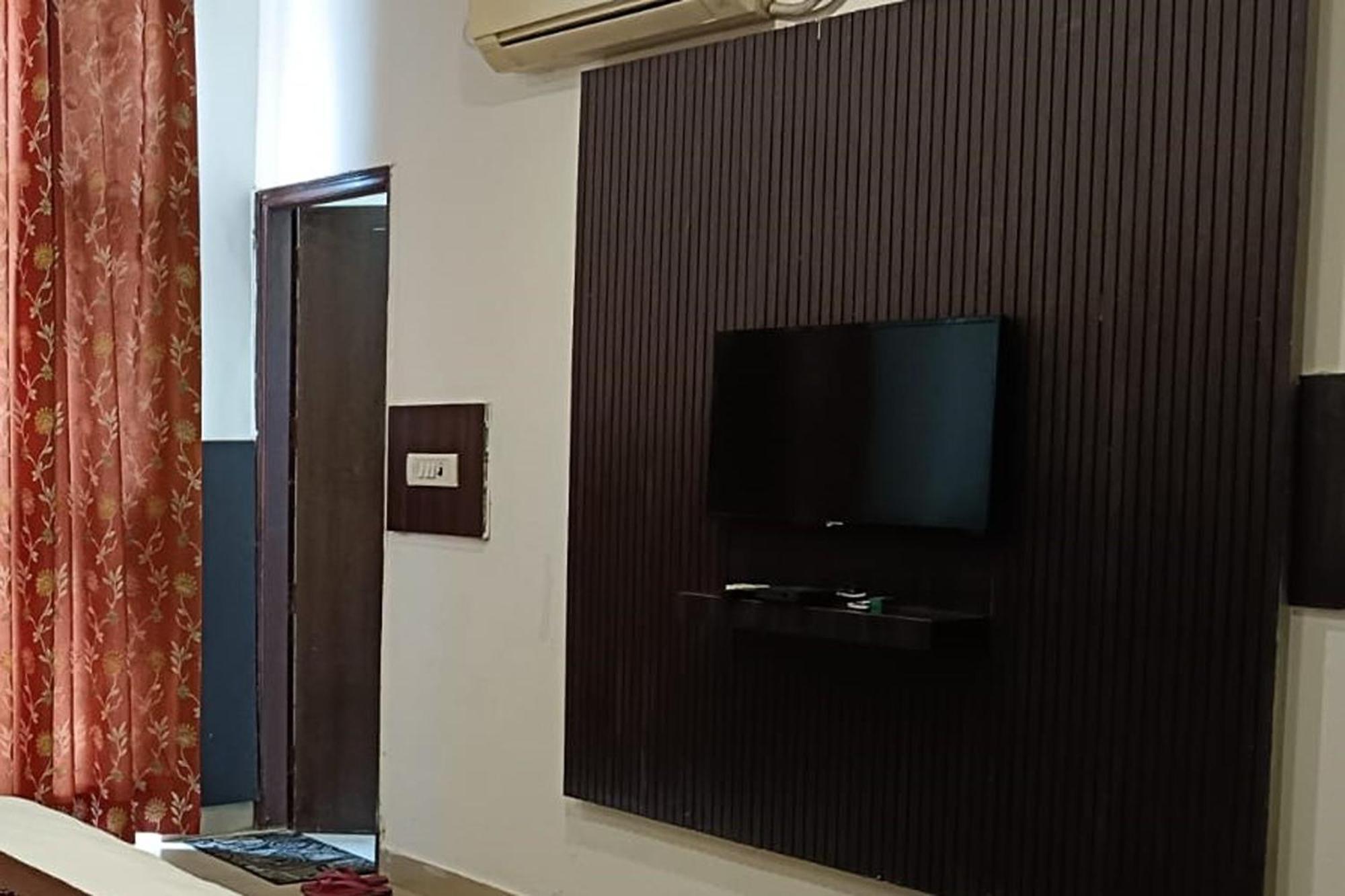 Hotel Shree Kanta คูร์เคาน์ ภายนอก รูปภาพ